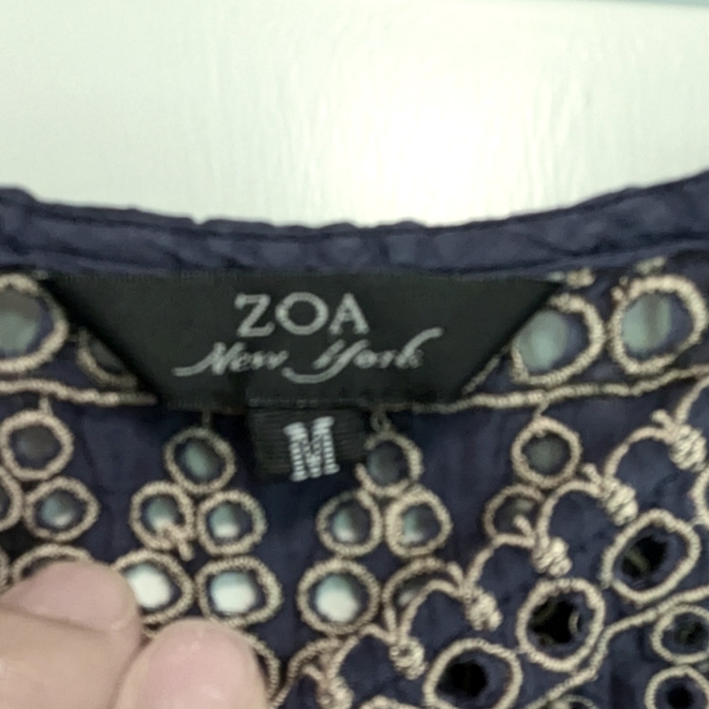 Elegant Navy Embroidered Silk top with white trim Sz M - Picture 4 of 6